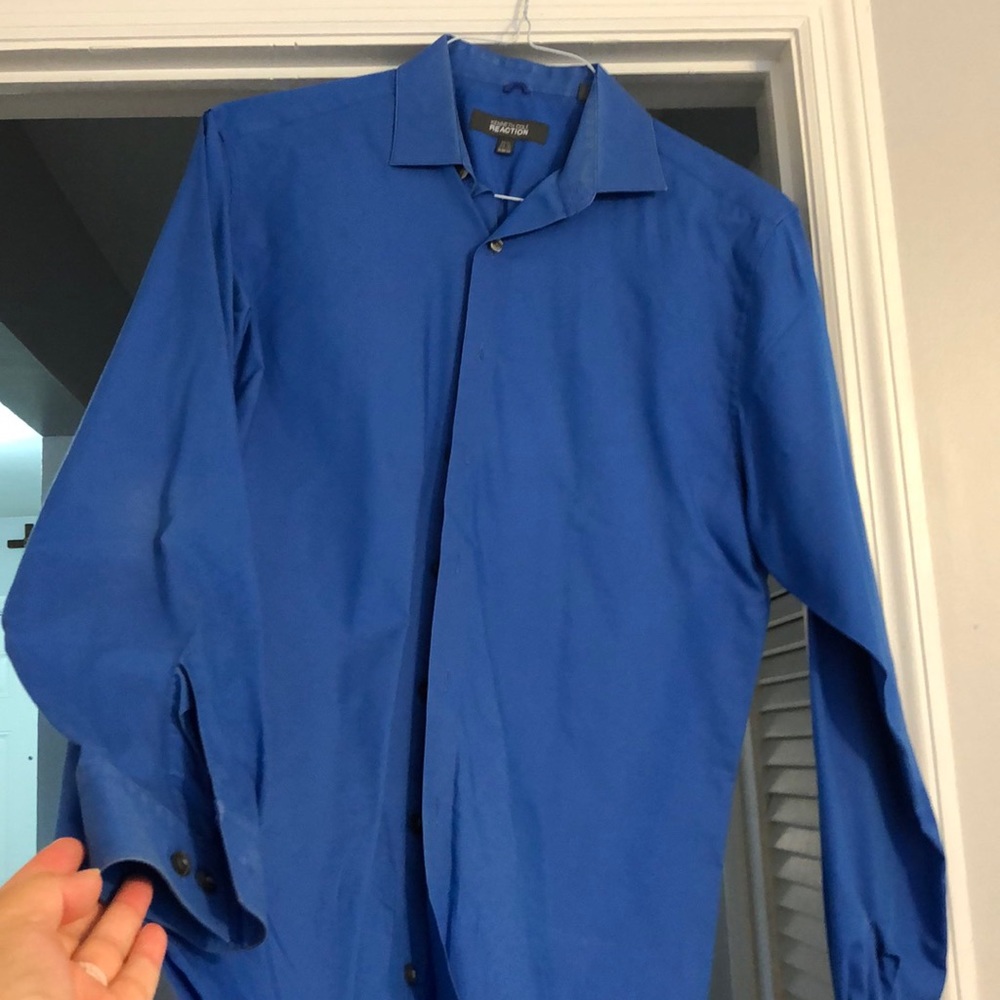 Men’s slim fit lightly worn dress shirt
